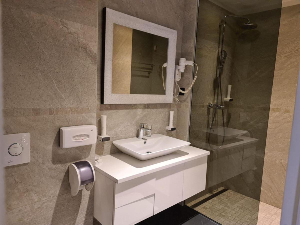 Carpe Diem Boutique Hotel Зениця Екстер'єр фото